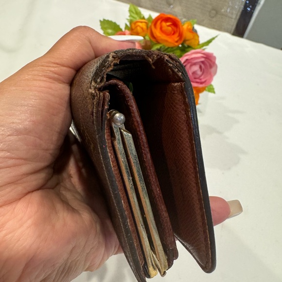 Authentic Louis Vuitton Kisslock wallet - Picture 11 of 11